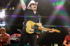 Brad-Paisley-01